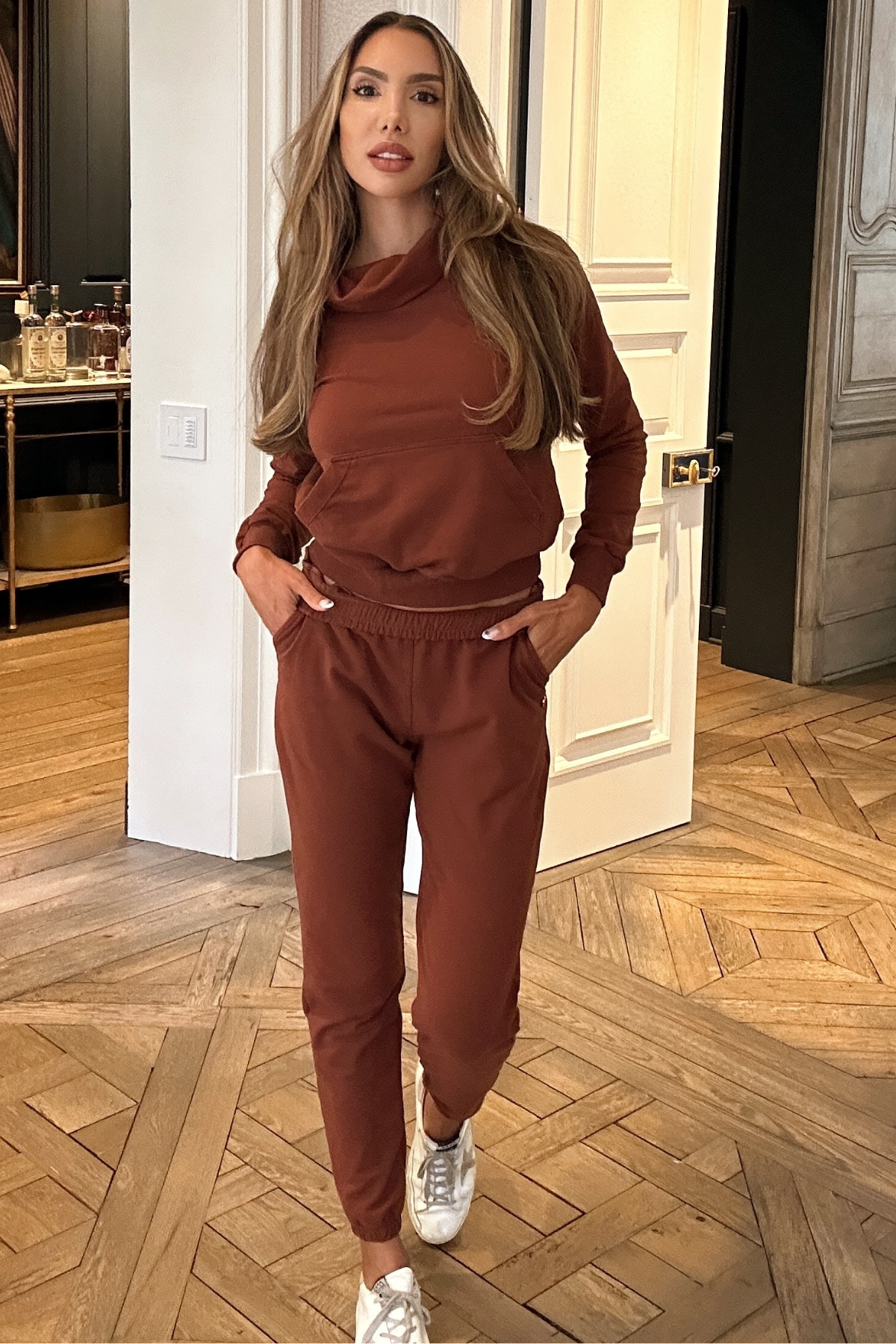 brown expresso jogger sweatpants cuffed comfortable pockets fleece atlanta boutique athleisure loungewear