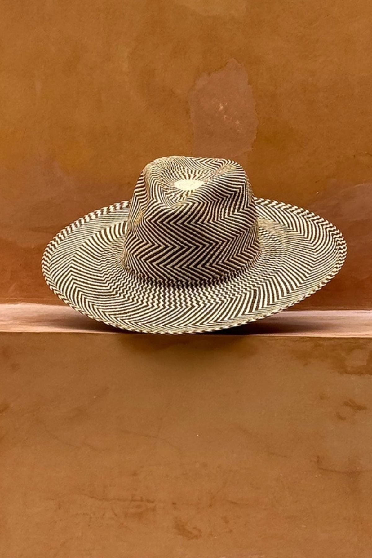 large brim black natural zig zag weave sun hat straw toquilla