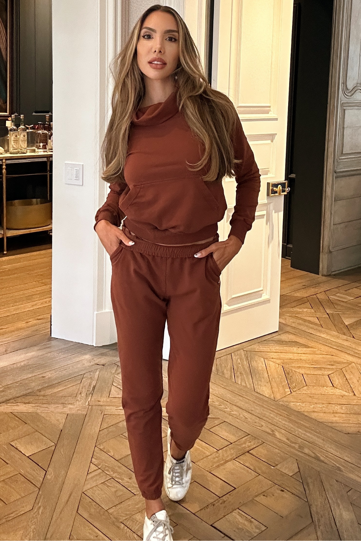 brown expresso jogger sweatpants cuffed comfortable pockets fleece atlanta boutique athleisure loungewear 