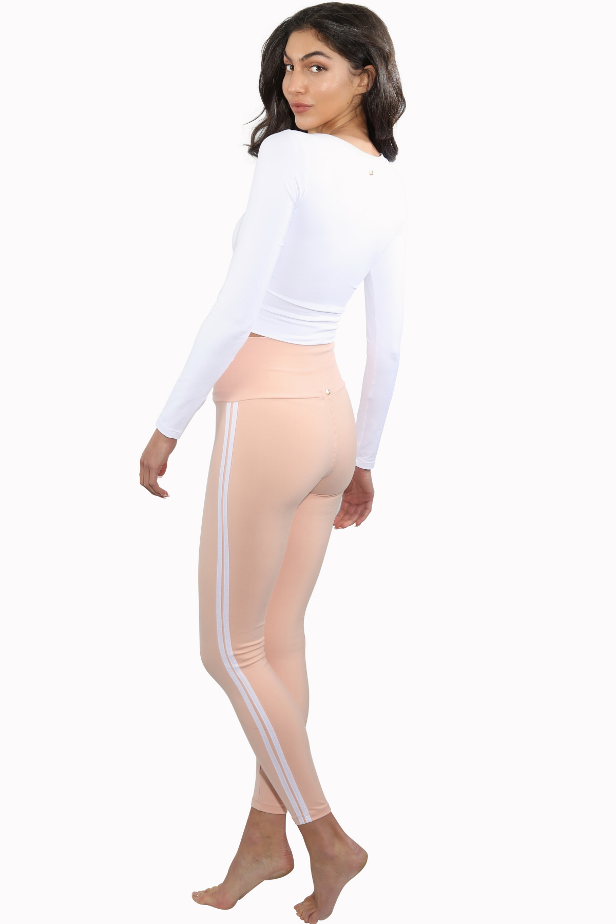 white long sleeve athleisure crop top